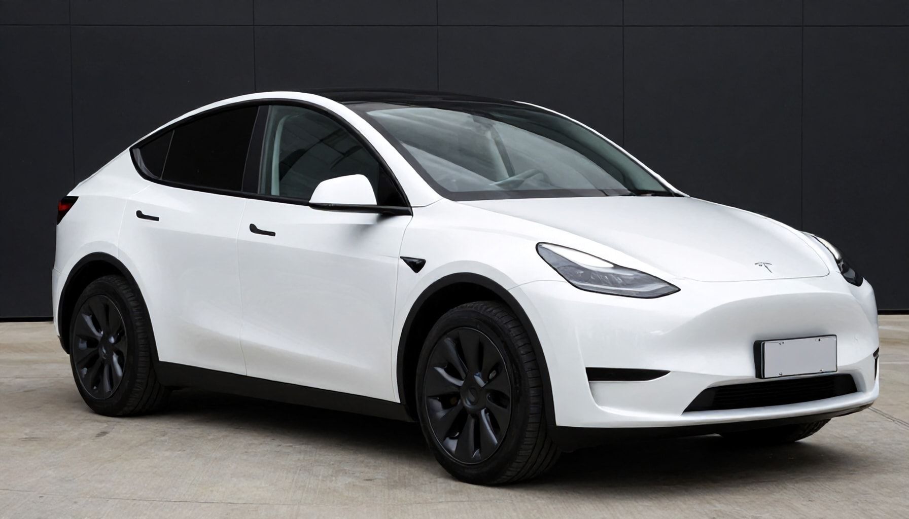 Tesla Model Y ile Elektrikli Araç Dönüşümü Nasıl Yapılır?*