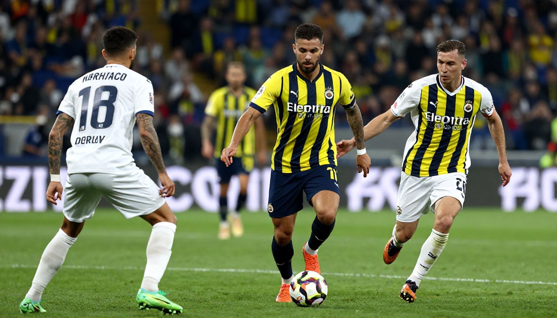 Fenerbahçe-Besiktas Derbisi: Tarihsel Başarıları ve Gizli Gerçekler"*