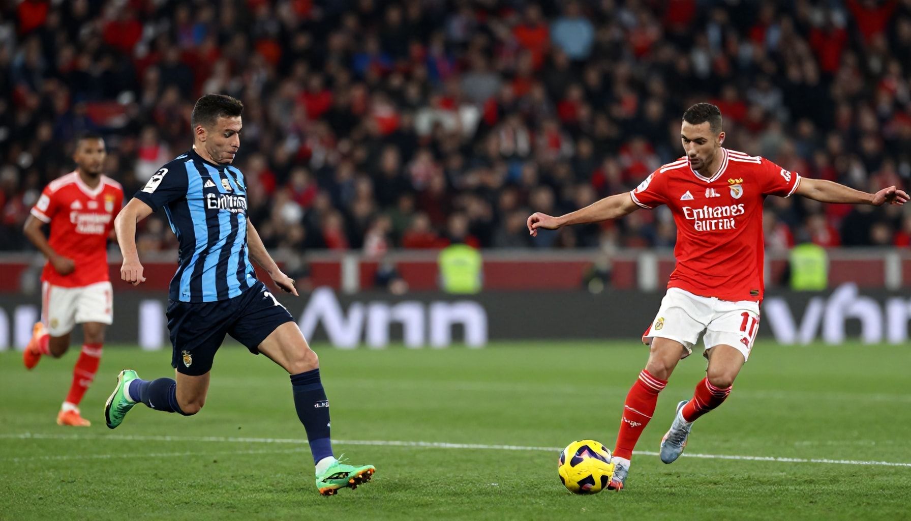 Benfica'nın Taktik Sekizgeni: Nasıl Karşıya Çıkıyor?*